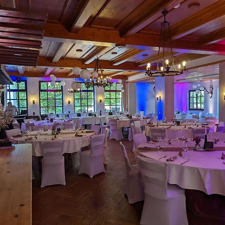 Hotel Und Weingut Karlsmuehle Mertesdorf ภายนอก รูปภาพ