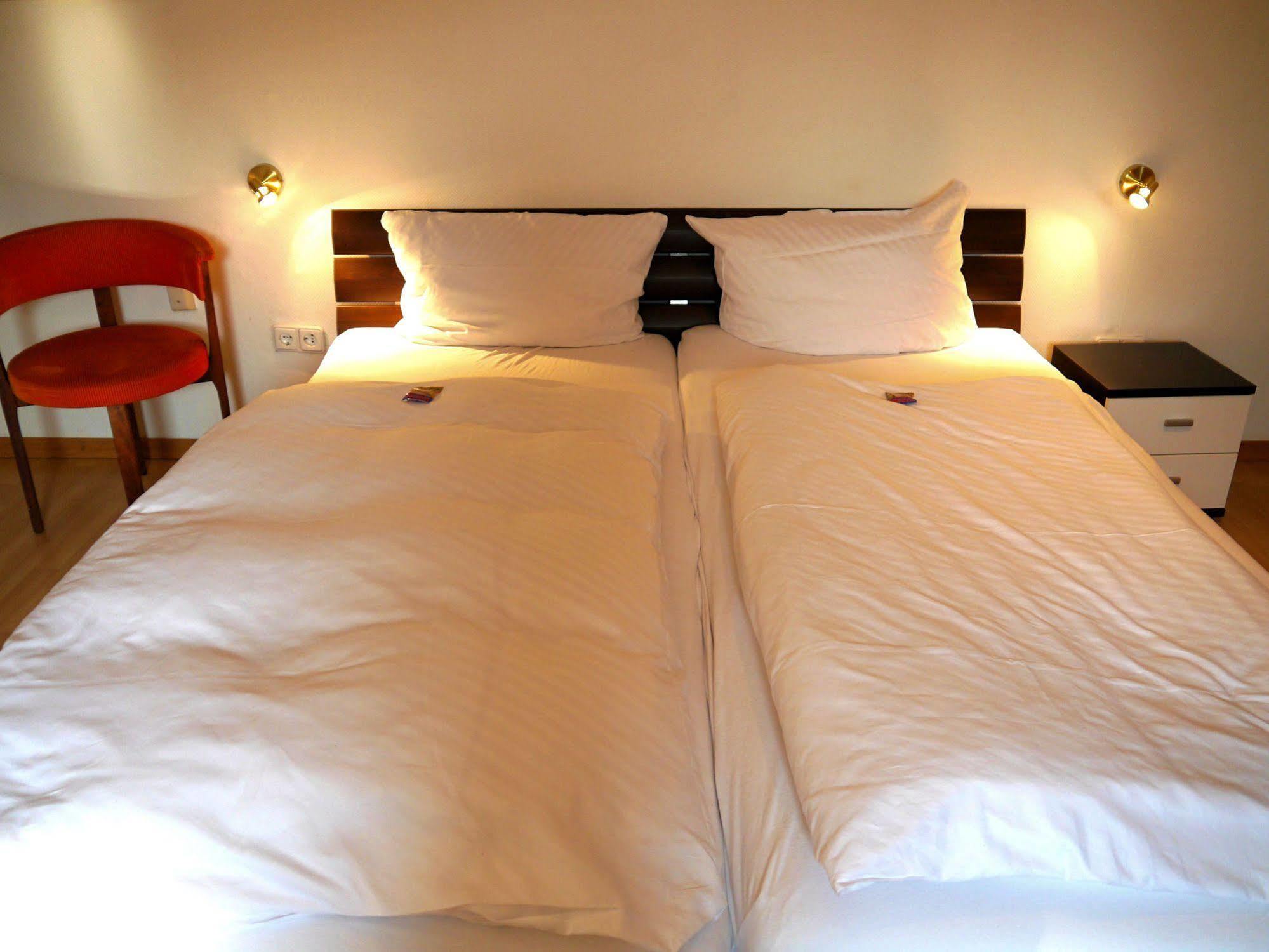 Hotel Und Weingut Karlsmuehle Mertesdorf ภายนอก รูปภาพ